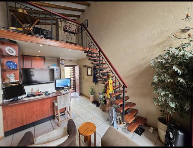 2 BEDROOM TOWNHOUSE FOR SALE IN NEW REDRUTH